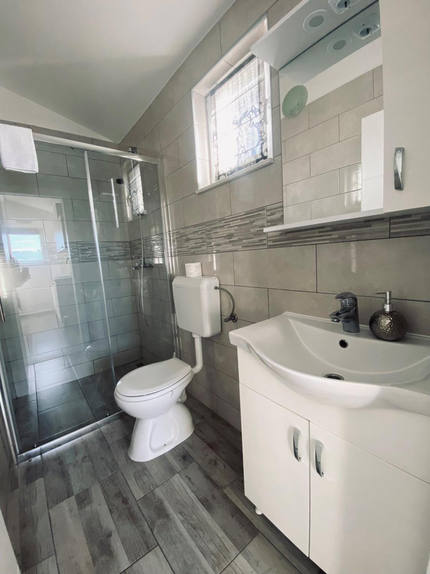 Apartmani Mila Starigrad Paklenica Exterior foto